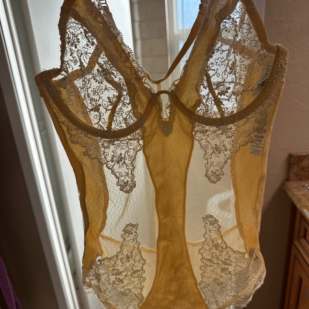 NWOT La Perla Yellow Lace Lingerie